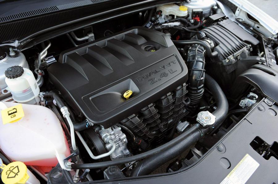  Dodge Avenger 2011 года  (фото 32 из 61)